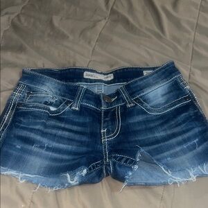 Cutoff shorts